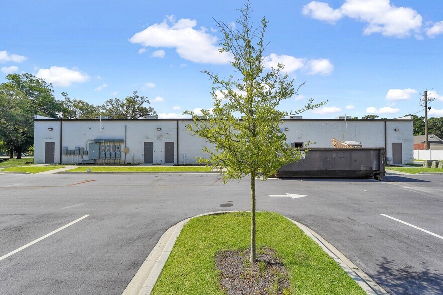 More Photos Of 4410 Ogeechee Rd, Savannah Storefront Retail Office For Lease