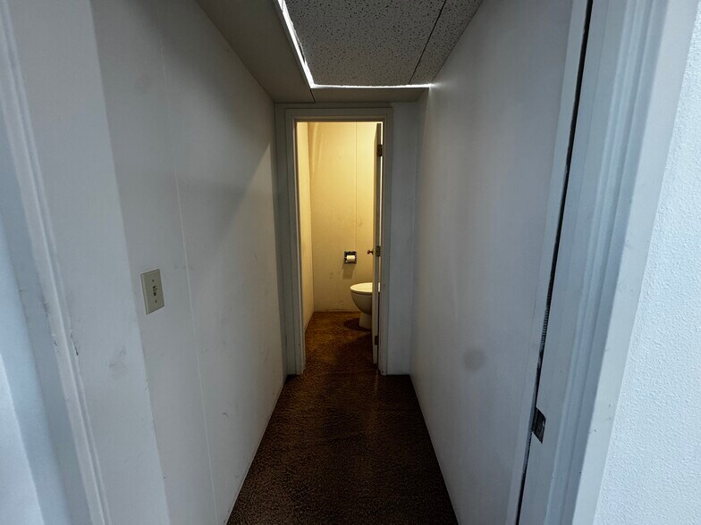 More Photos Of 120 Dean Dr, Santa Paula Office For Lease