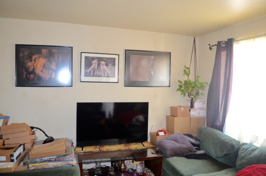 More Photos Of 5800 Valley Dr, Felton Apartments For Sale