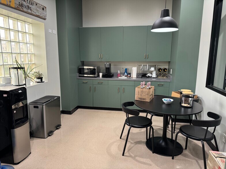 More Photos Of 1012 11th St, Modesto Office For Lease