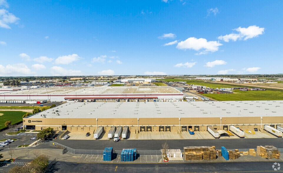 More Photos Of 17400 Shideler Pky, Lathrop Distribution For Lease