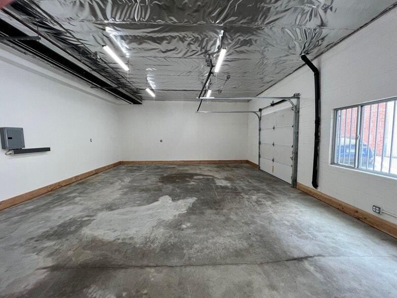 More Photos Of 13026 Saticoy St, North Hollywood Warehouse For Lease