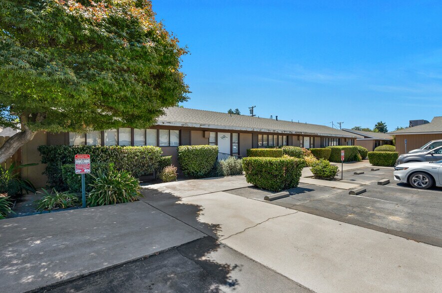 More Photos Of 1215-1239 Rose Ave, Selma Medical For Lease