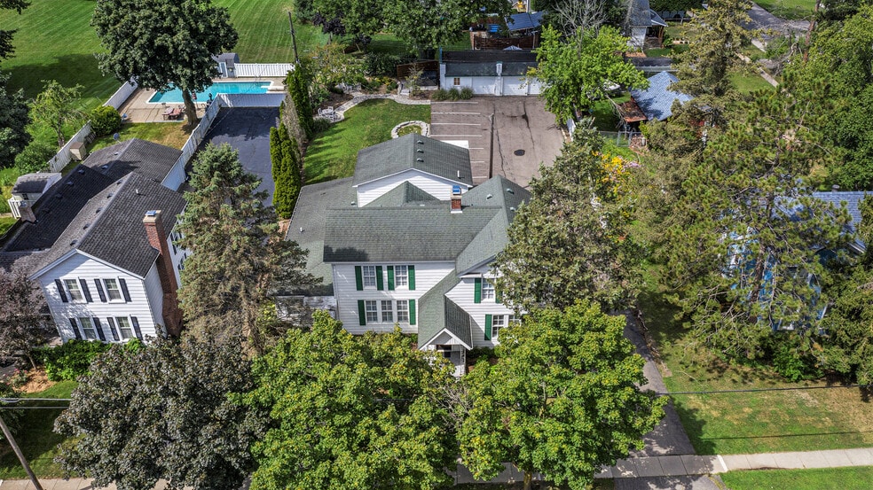 More Photos Of 155 N Main St, Village of Clarkston Hospitality For Sale