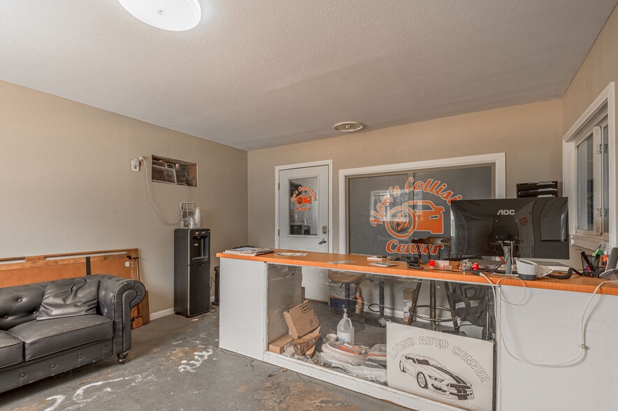 More Photos Of 316 Highway 190 E, Huntsville Auto Repair For Sale