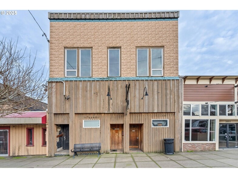 More Photos Of 2043 Sherman Ave, North Bend Bar For Sale