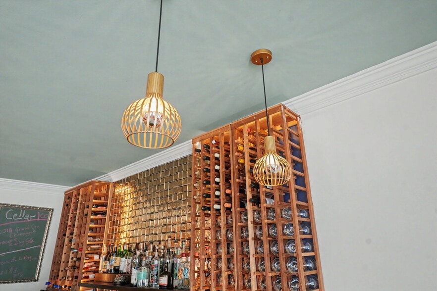 More Photos Of 2312 Abercorn St, Savannah Storefront Retail Residential For Sale