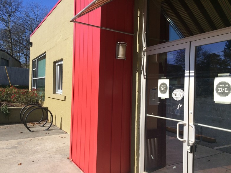 More Photos Of 2752 E Ponce de Leon Ave, Decatur Freestanding For Lease