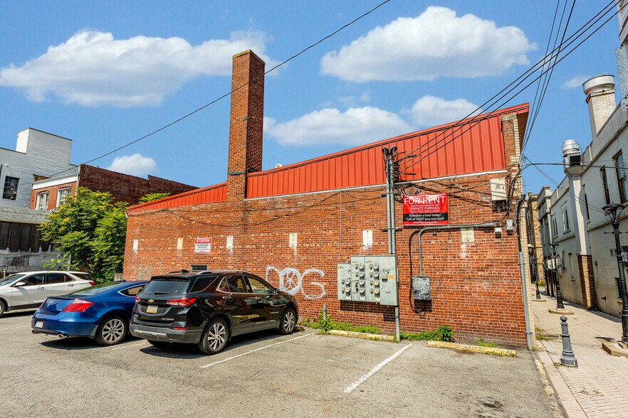 More Photos Of 214 Wall St, Morgantown Apartments For Sale