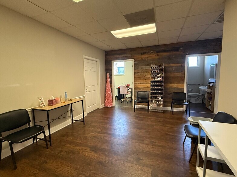 More Photos Of 118 S Main St, Greensboro Restaurant For Sale