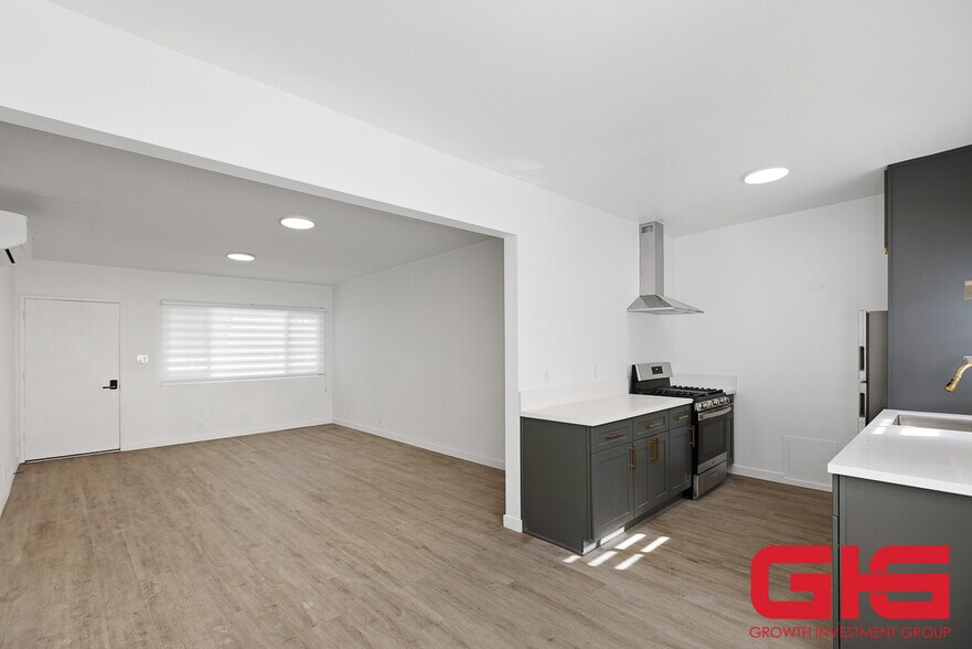 More Photos Of 1063 Justin Ave, Glendale Apartments For Sale