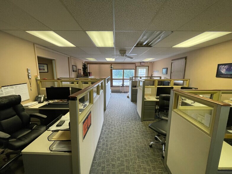 More Photos Of 2504 Grand Ave, Baldwin Office For Sale
