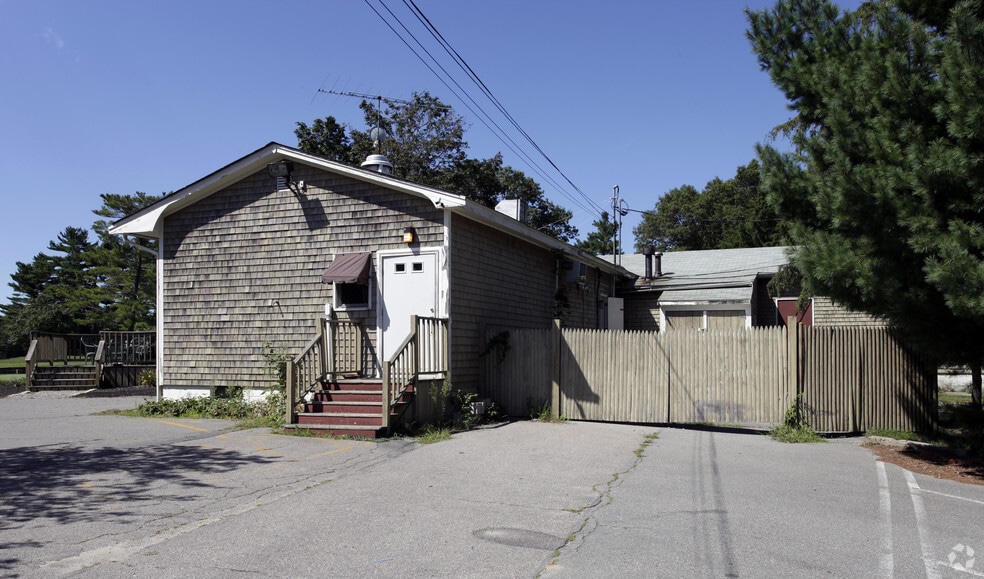 More Photos Of 44 Clear Pond Rd, Lakeville Golf Course Driving Range For Sale
