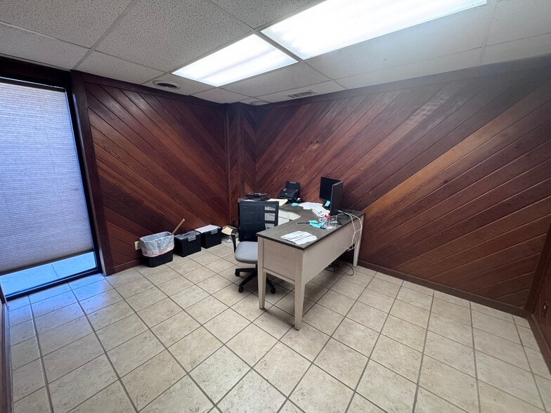 More Photos Of 165 S 122nd Ave, Tulsa Warehouse For Sale