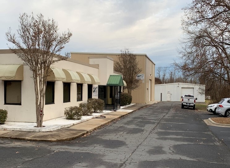 More Photos Of 10721 John Price Rd, Charlotte Light Manufacturing For Lease