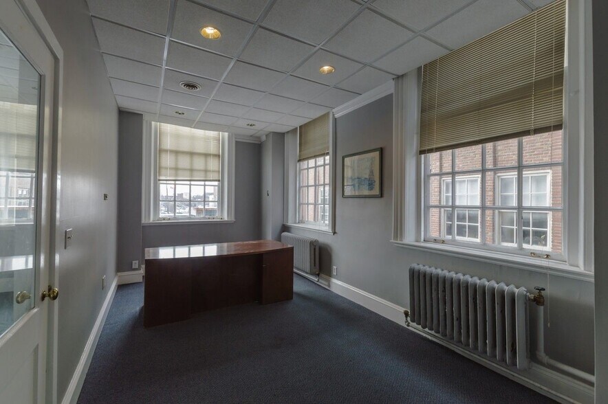 311 Alexander St, Rochester, NY 14604 Office For Lease