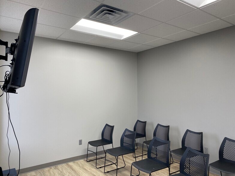 More Photos Of 6031-6045 Transit Rd, East Amherst Unknown For Lease