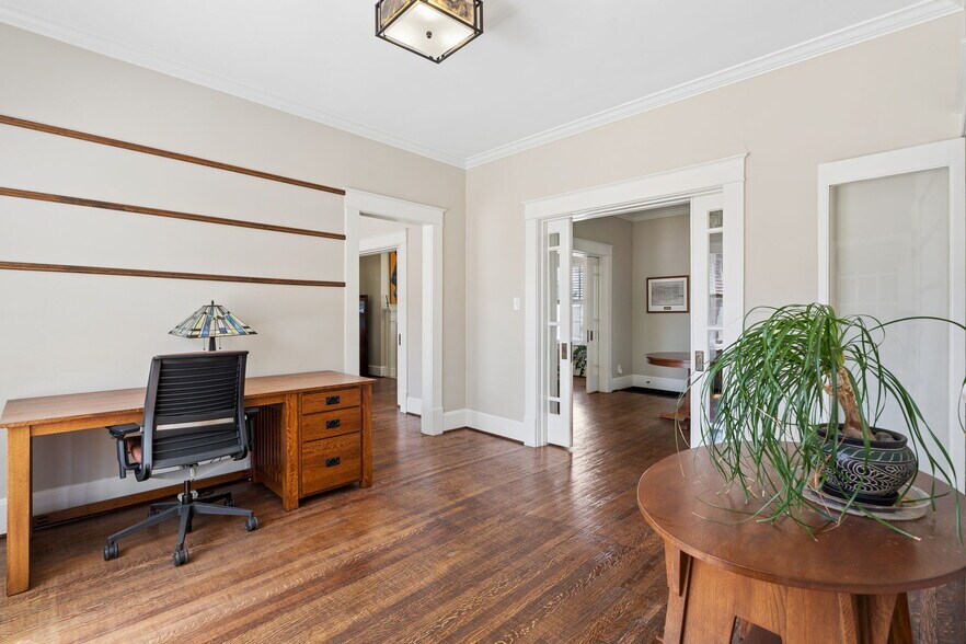 More Photos Of 4112 Swiss Ave, Dallas Office For Sale
