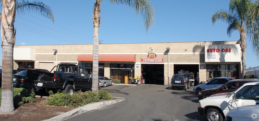 More Photos Of 3265 Van Buren Blvd, Riverside Auto Repair For Lease