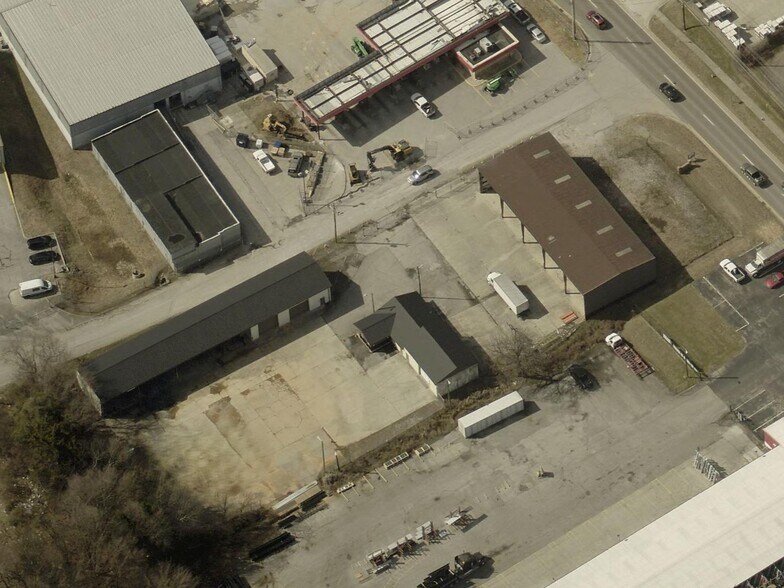 More Photos Of 5210 N Middlebrook Pike, Knoxville Unknown For Lease