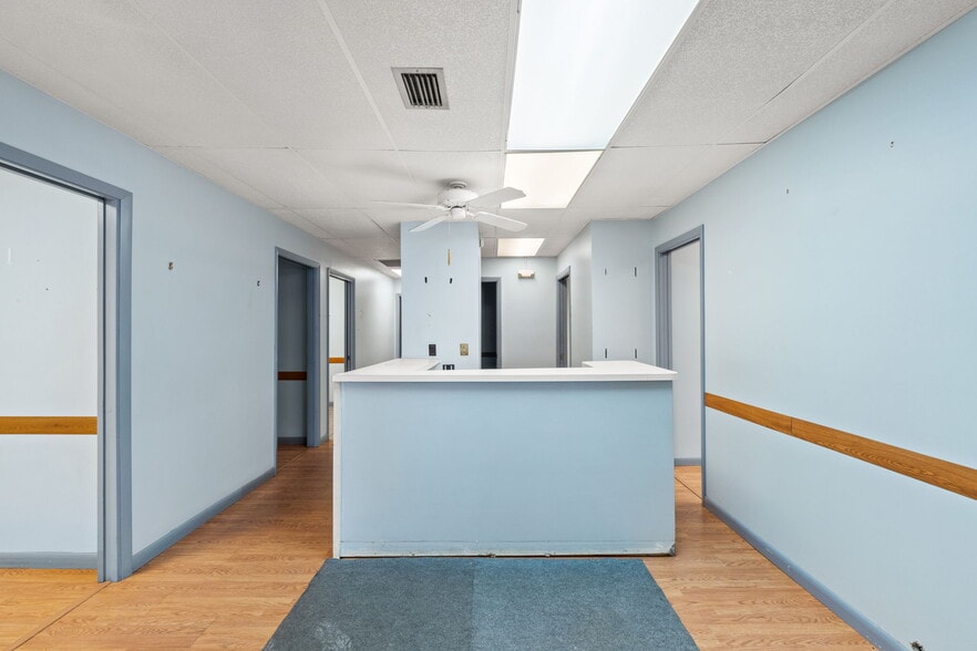 More Photos Of 215 W 6th St, Panama City Medical For Lease