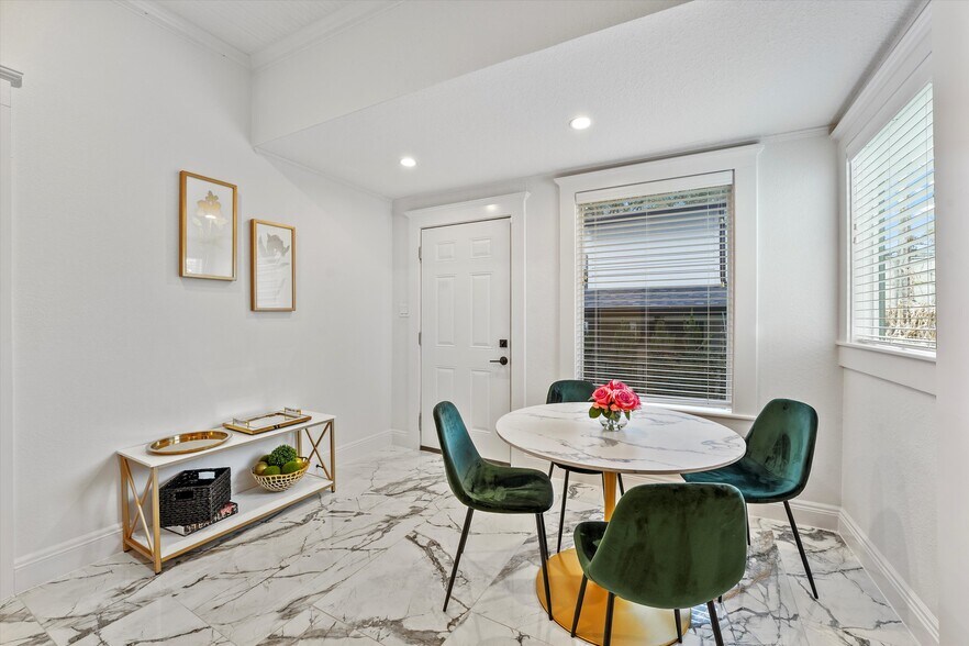 More Photos Of 235 Westheimer Rd, Houston Apartments For Sale