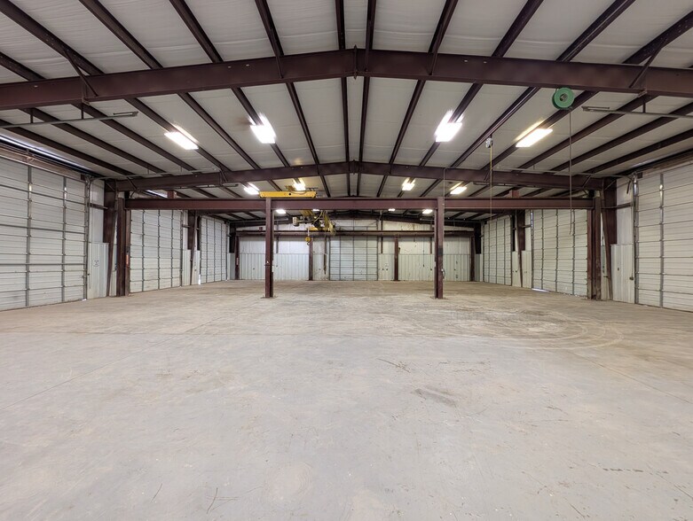 More Photos Of 2807 S County Road 1242, Midland Warehouse For Lease