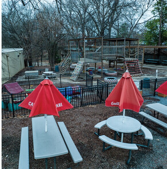 More Photos Of 2166 Central Ave, Memphis Freestanding For Sale