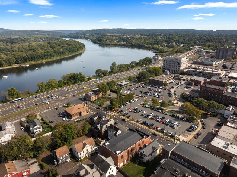 More Photos Of 54 Washington St, Middletown Office For Sale