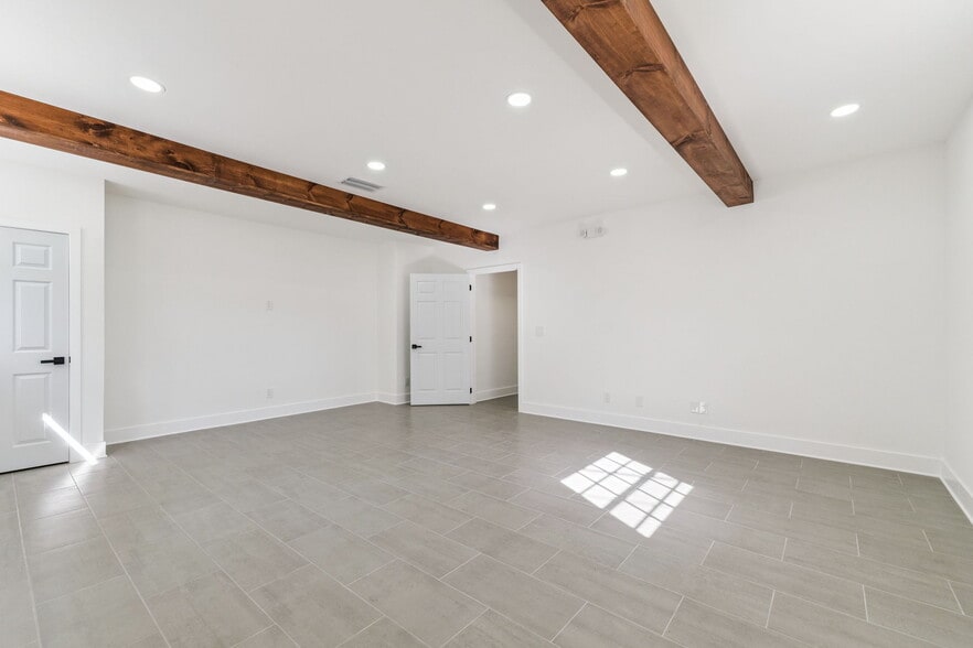 More Photos Of 557 W Plant St, Winter Garden Office For Sale