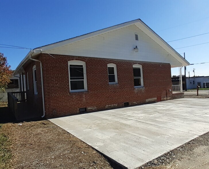 More Photos Of 4114 Dill Rd, Richmond Storefront Retail Office For Sale