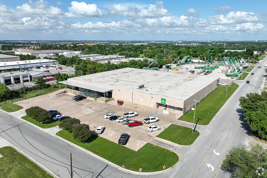More Photos Of 3701 Dalworth St, Arlington Warehouse For Lease