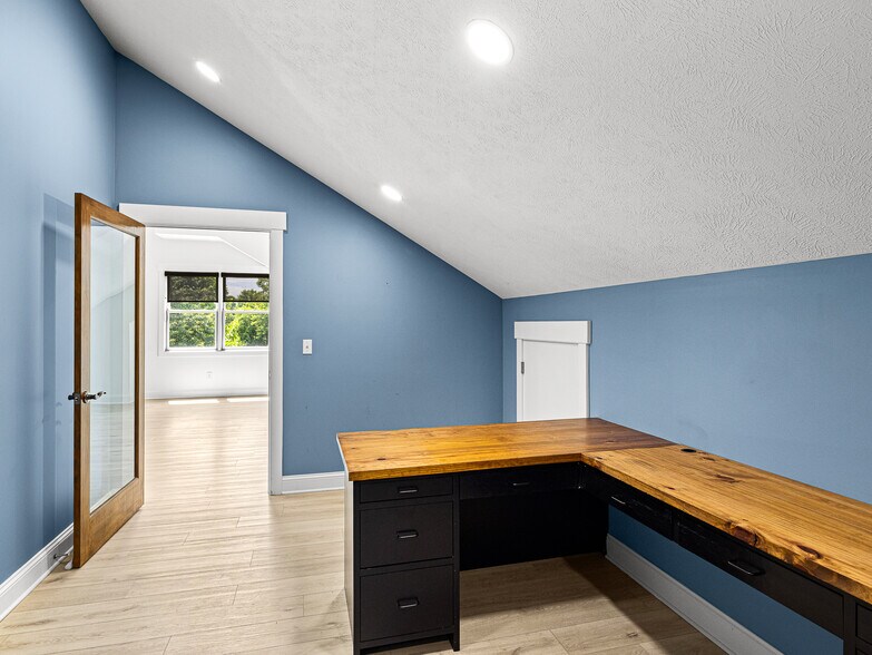 More Photos Of 14 Mimidis Ln, Swannanoa Office For Sale