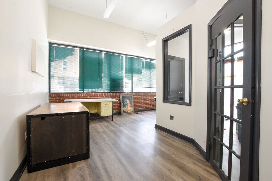 More Photos Of 3501 W Armitage Ave, Chicago Apartments For Lease