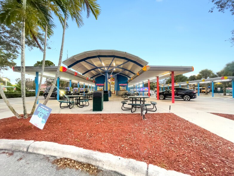 More Photos Of 6250 Lake Worth Rd, Greenacres Fast Food For Sale