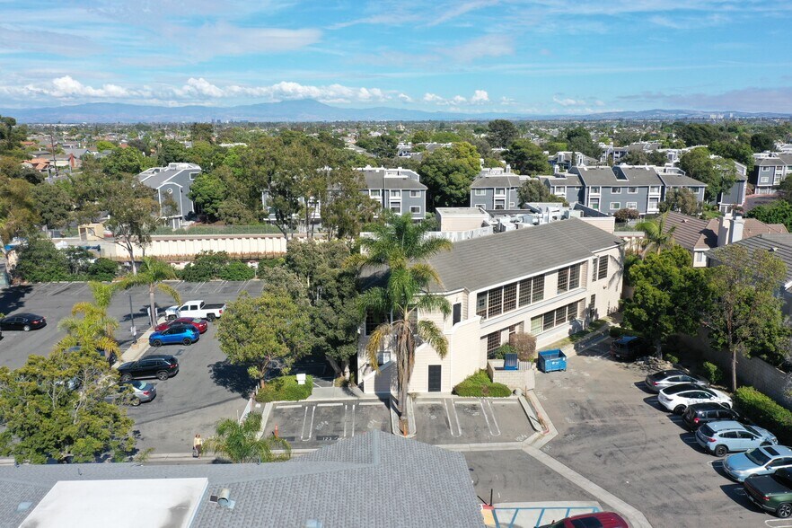 More Photos Of 20042 Beach Blvd, Huntington Beach Loft Creative Space For Sale