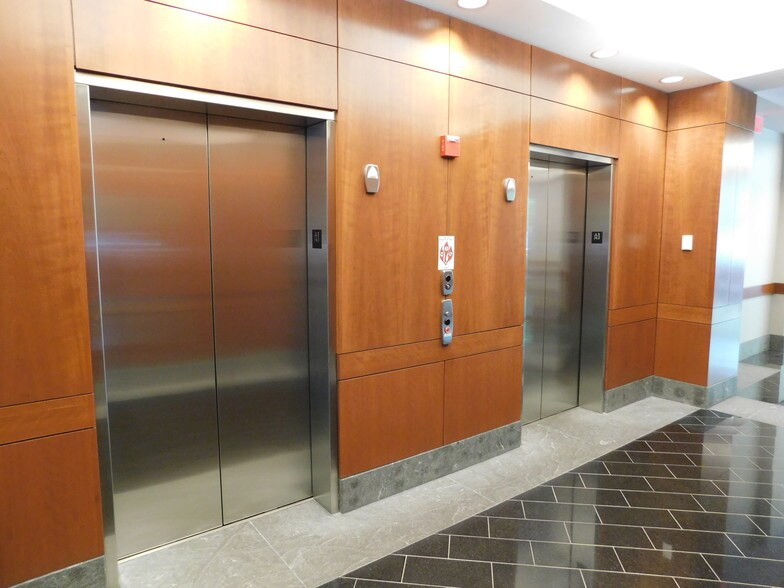 More Photos Of 2331 Mill Rd, Alexandria Office For Lease