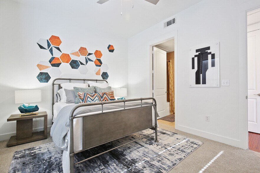 More Photos Of 3699 McKinney Ave, Dallas Unknown For Sale