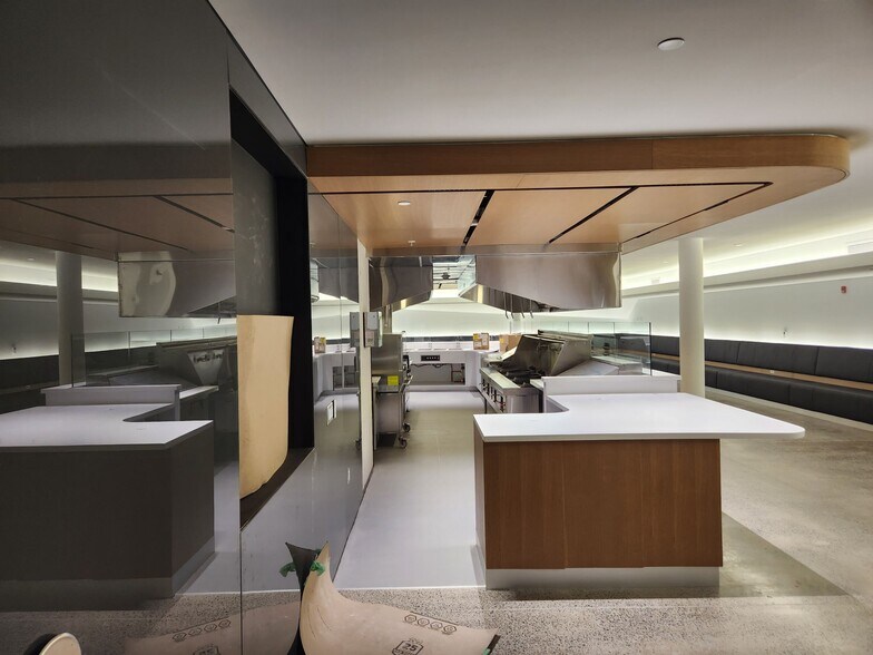 More Photos Of 99 University Av, Kingston Schools For Lease