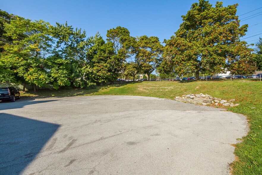 More Photos Of 20 Pleasant St, Canandaigua Office For Sale