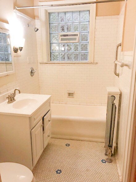 More Photos Of 6741 S Ridgeland Ave, Chicago Apartments For Sale