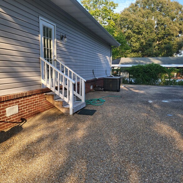 More Photos Of 615 Cahaba Rd, Selma Storefront For Sale