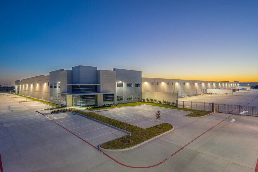 More Photos Of 4300 Malone Dr, Pasadena Warehouse For Lease