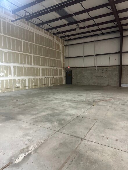 More Photos Of 161 Commerce Rd, Boynton Beach Warehouse For Sale