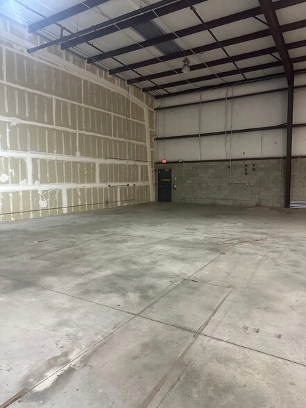 More Photos Of 161 Commerce Rd, Boynton Beach Warehouse For Sale