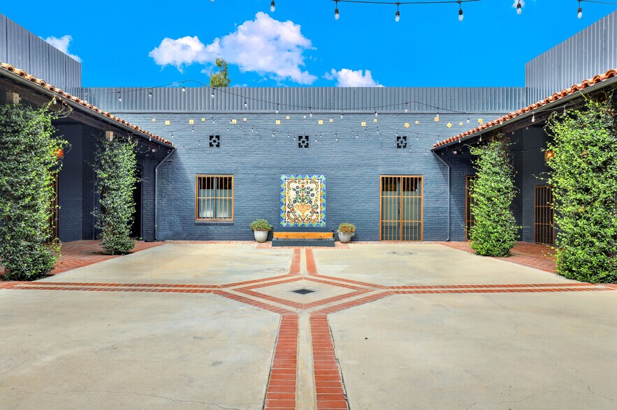 More Photos Of 435 S Boyle Ave, Los Angeles Office Residential For Sale