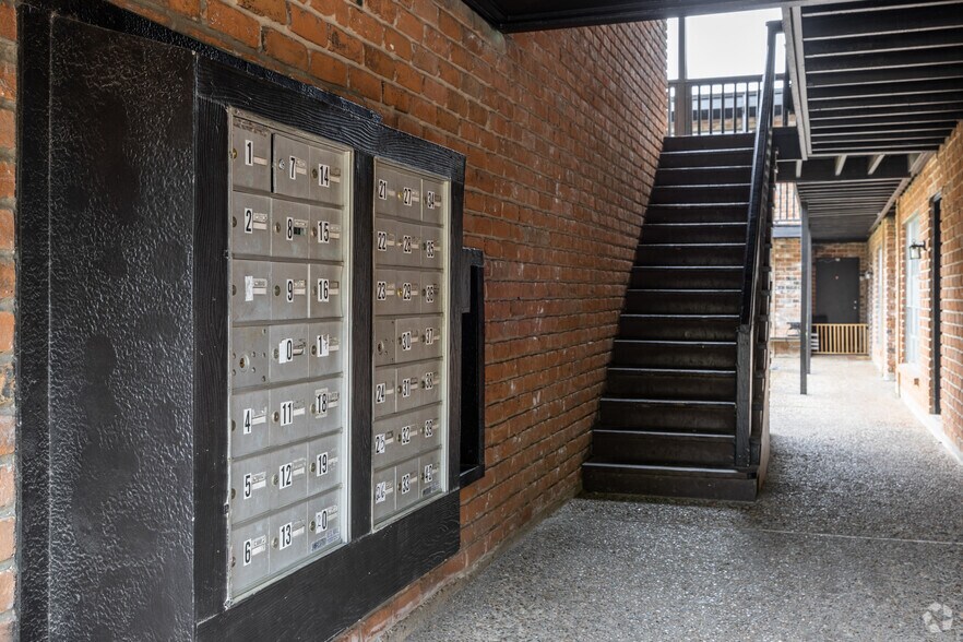 More Photos Of 6301 Alfano St, Houston Apartments For Sale