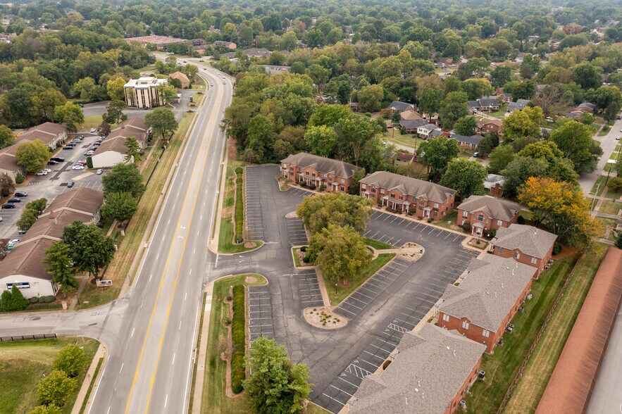 More Photos Of 3044 Breckenridge Ln, Louisville Office Residential For Sale