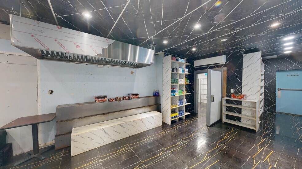More Photos Of 127 Bedford Ave, Brooklyn Storefront Retail Office For Lease