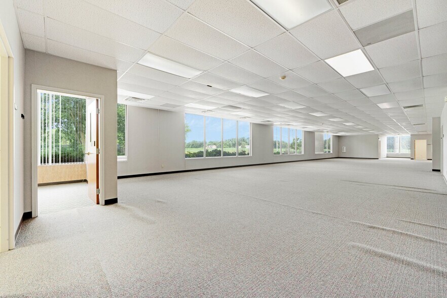 More Photos Of 8645 E Backwater Rd, North Webster Showroom For Lease